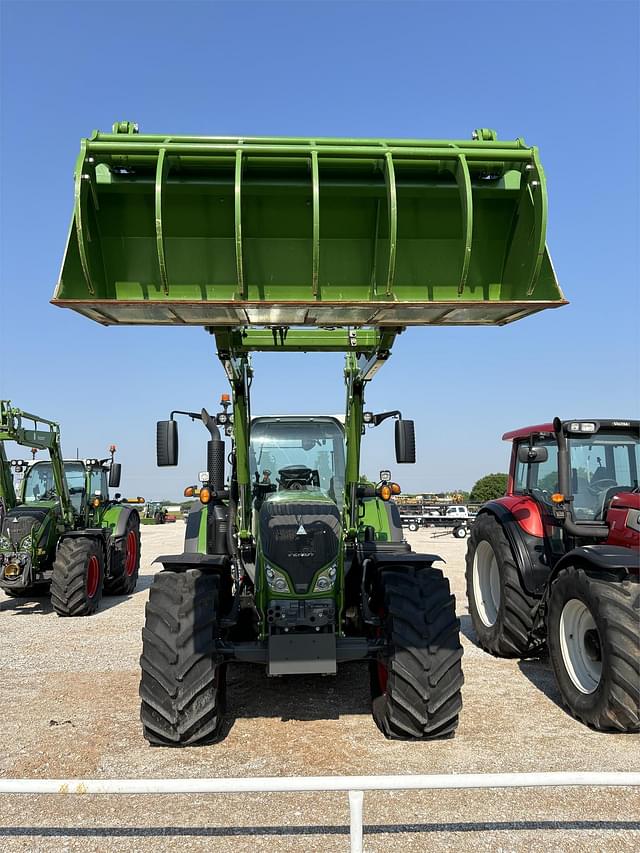 Image of Fendt 724 Vario equipment image 3