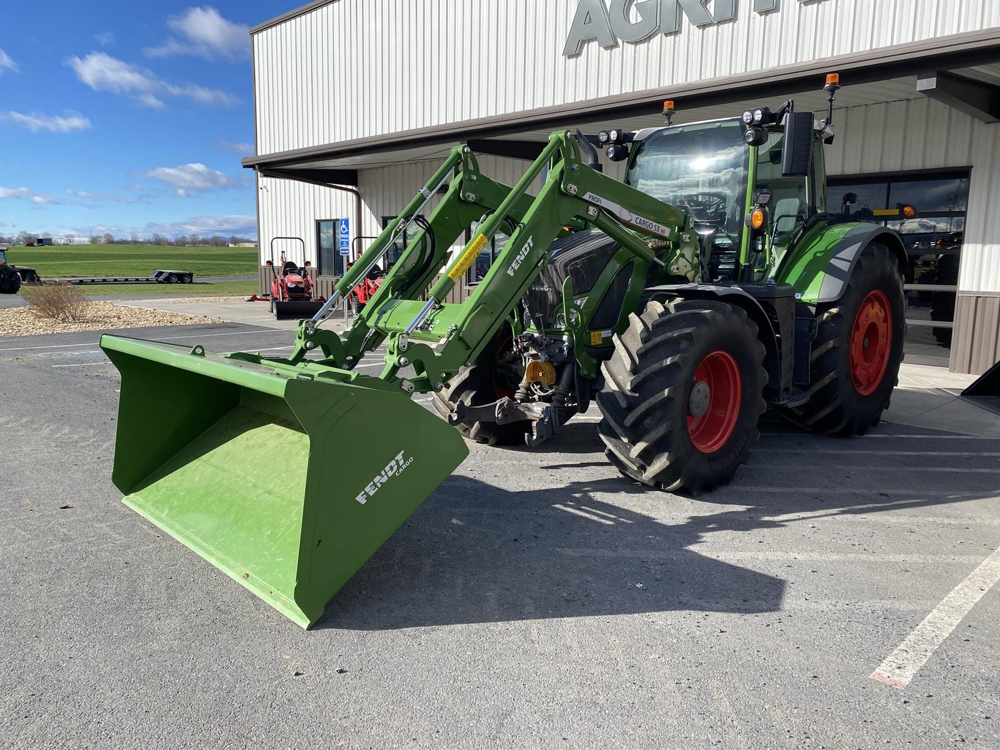 2023 Fendt 724 Vario Equipment Image0