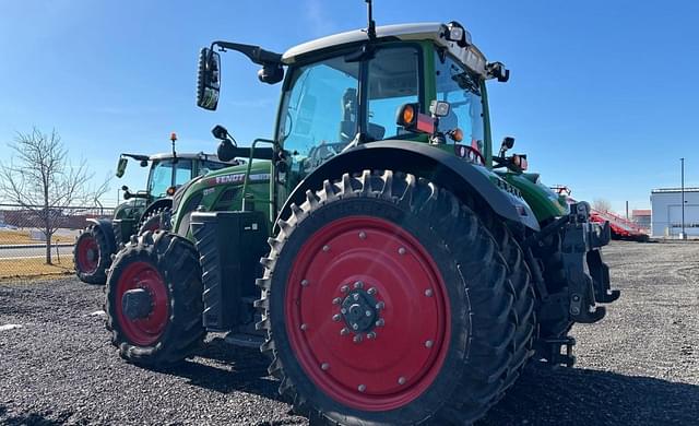 Image of Fendt 724 Vario equipment image 2