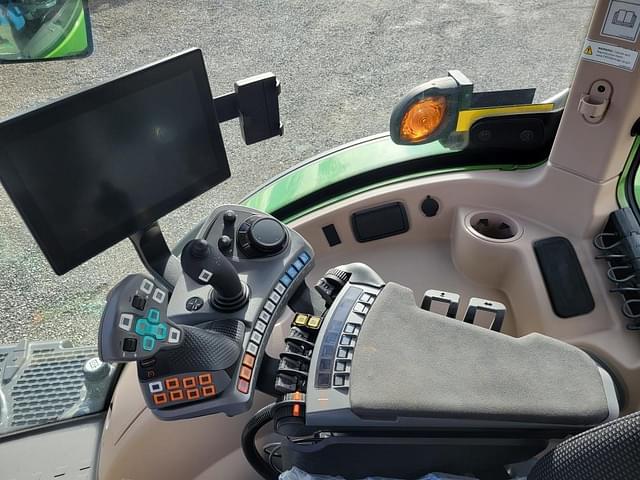 Image of Fendt 724 Vario equipment image 4