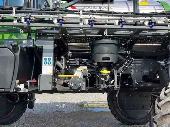 Image of Fendt RoGator 934H equipment image 4
