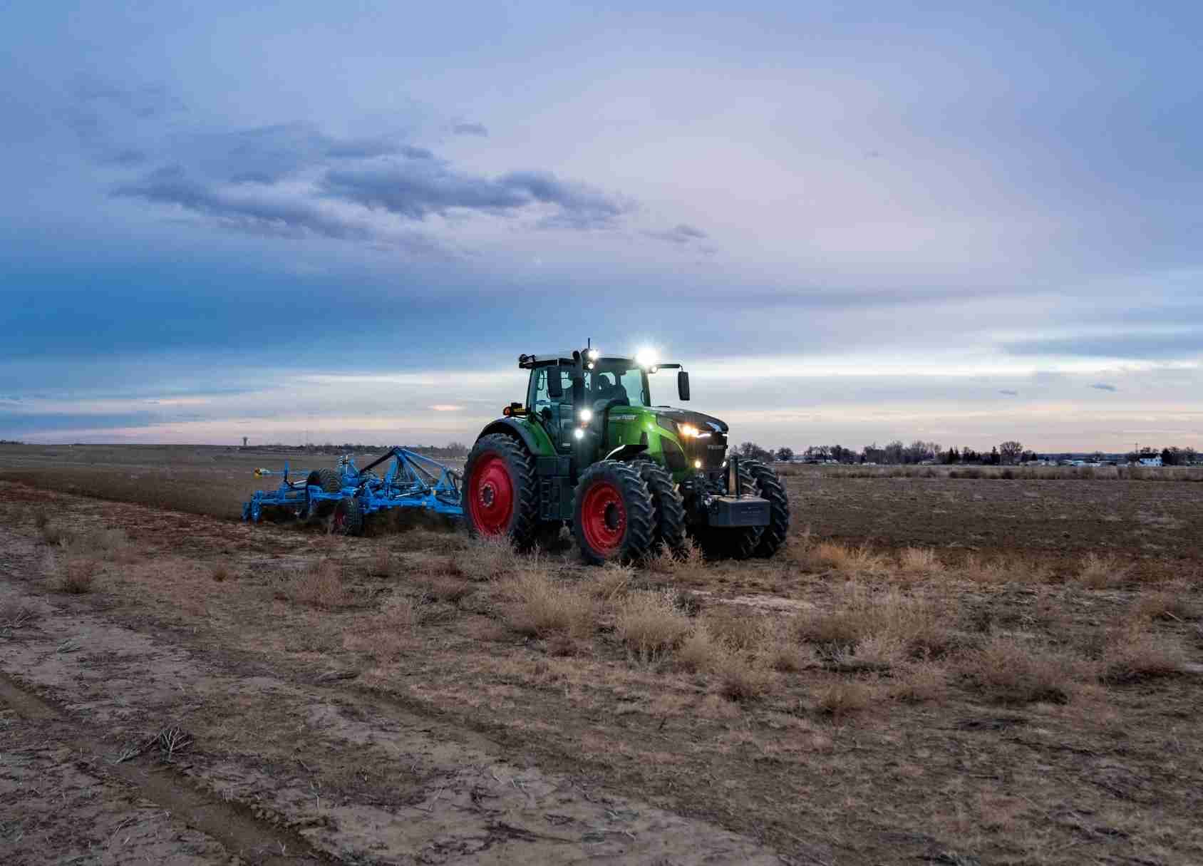 2023 Fendt 942 Vario Equipment Image0