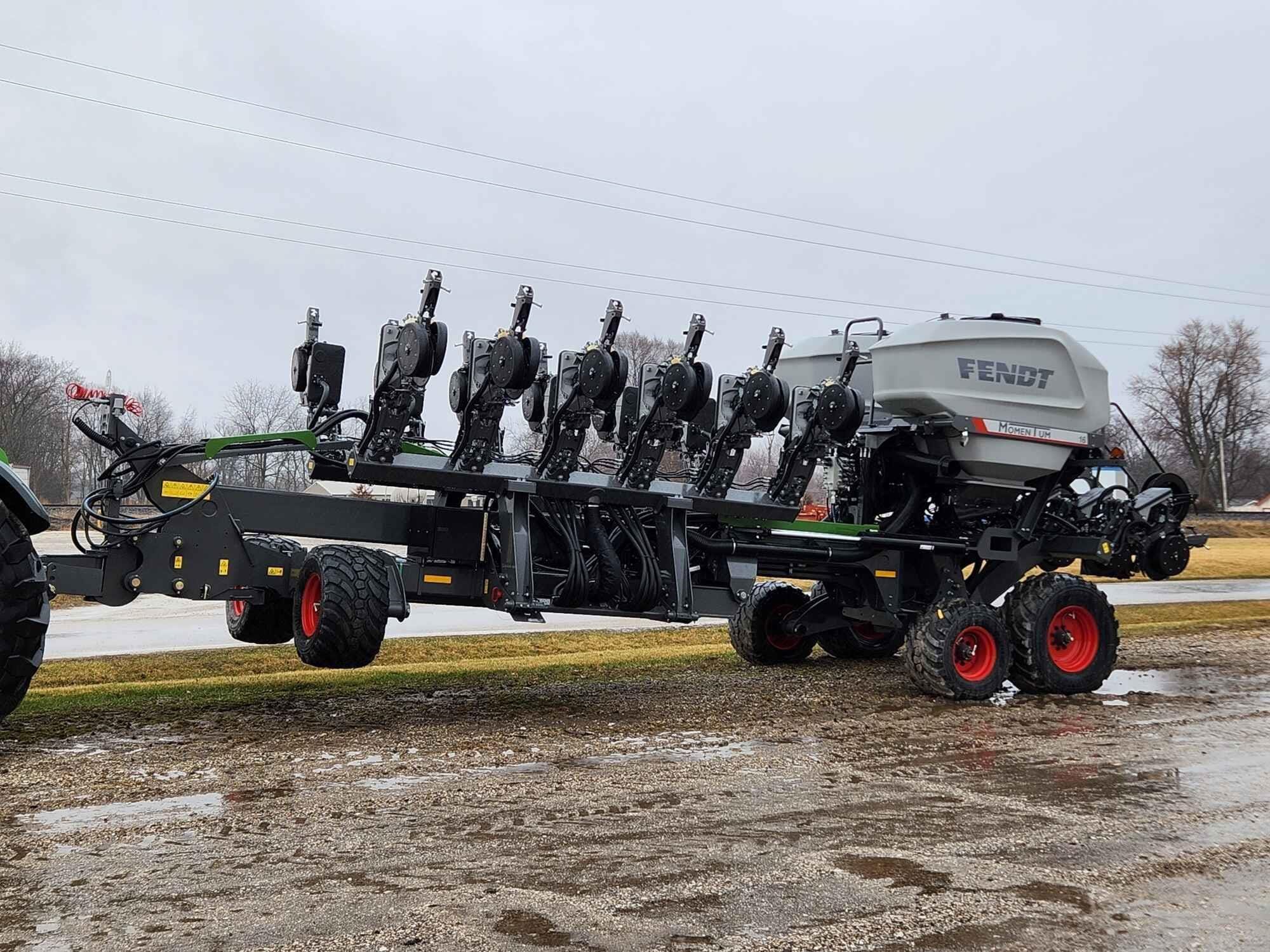 2023 Fendt Momentum 16 Equipment Image0