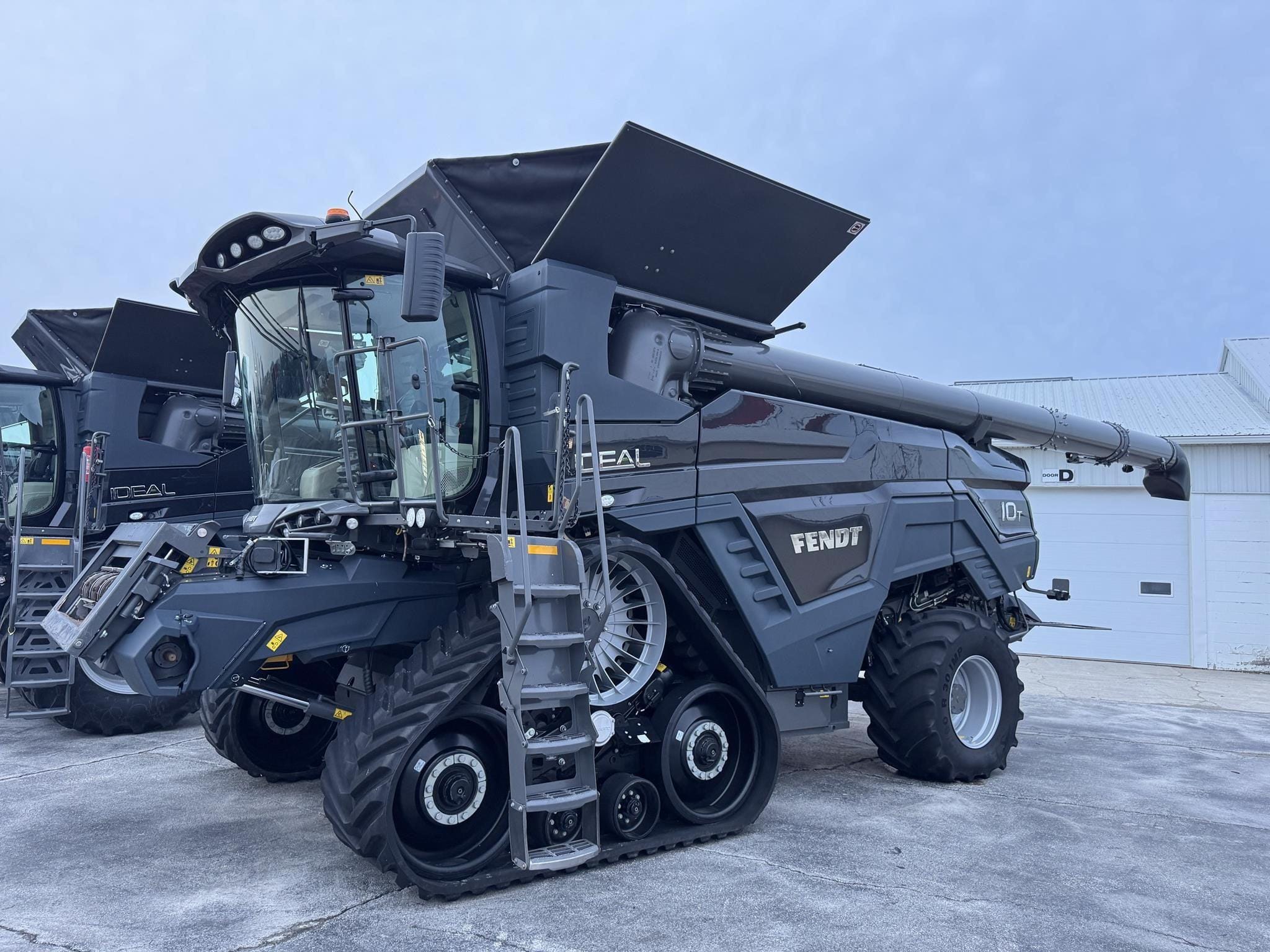2023 Fendt IDEAL 10T Equipment Image0