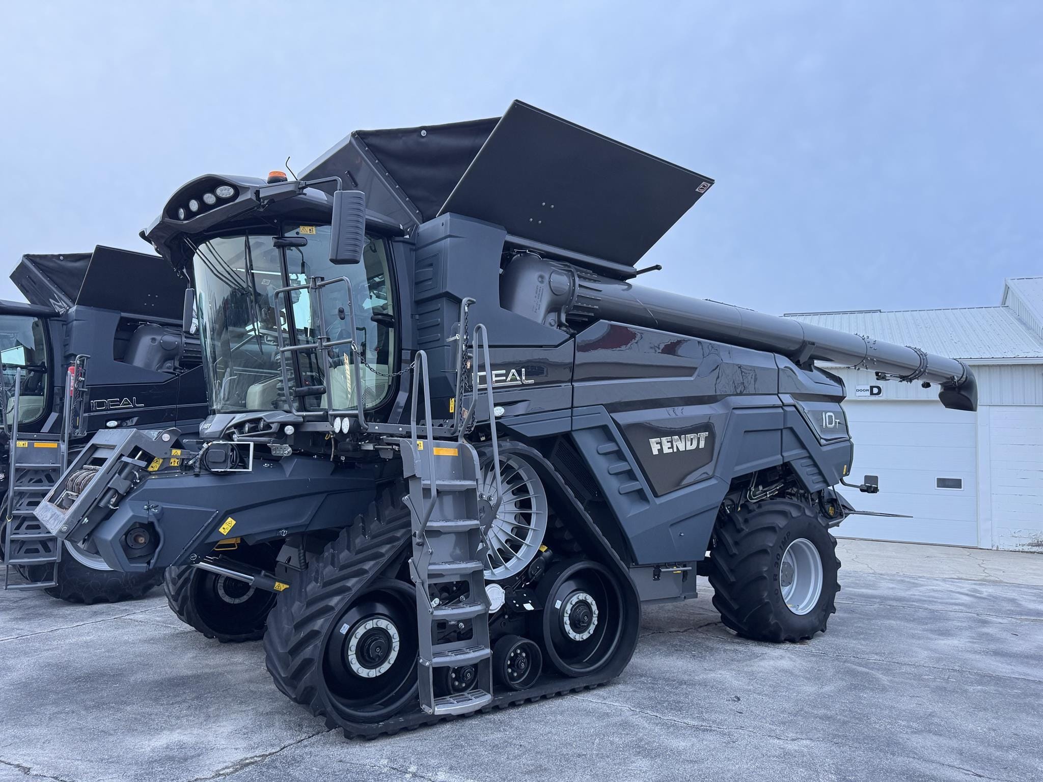 2023 Fendt IDEAL 10T Equipment Image0