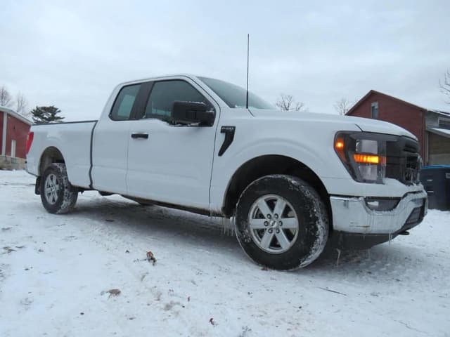 Image of Ford F-150 equipment image 1