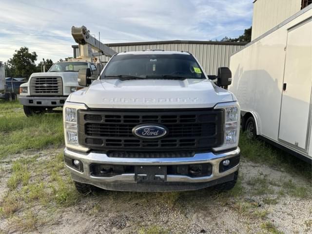 Image of Ford F-250 equipment image 2