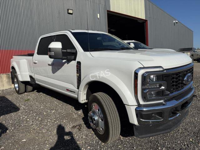 Image of Ford F-450 equipment image 2