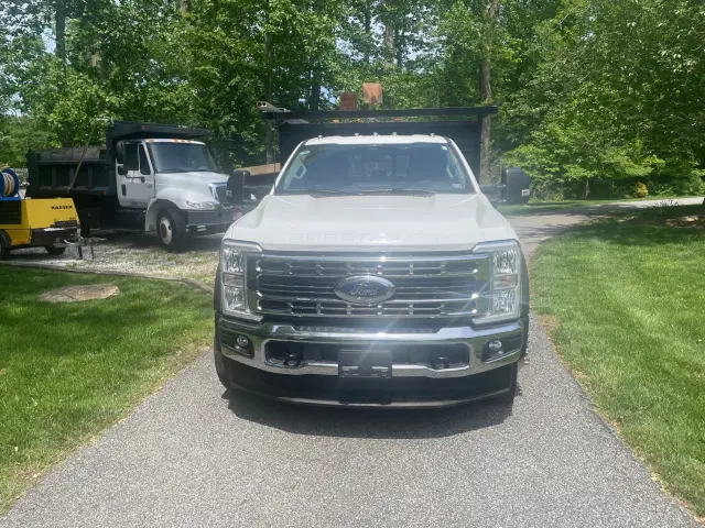 Image of Ford F-450 equipment image 4