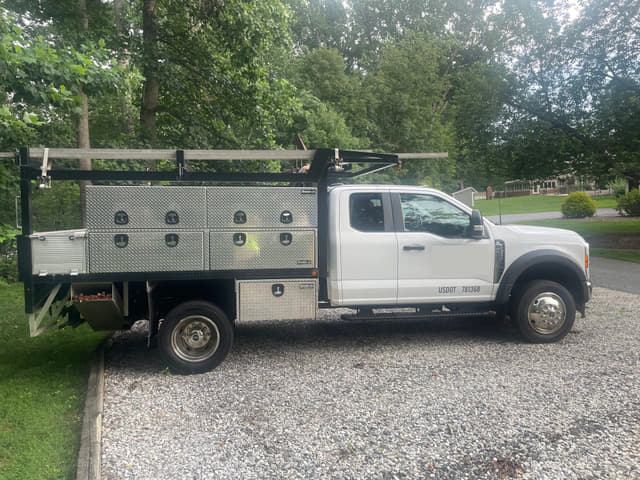 Image of Ford F-450 equipment image 3