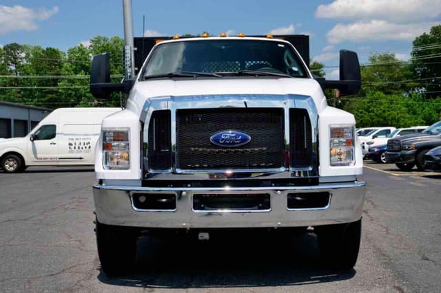 Image of Ford F-750 equipment image 3