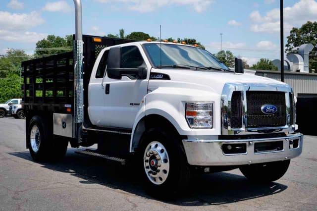 Image of Ford F-750 equipment image 1