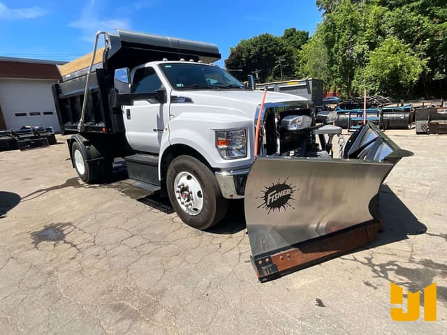 Image of Ford F-750 equipment image 2