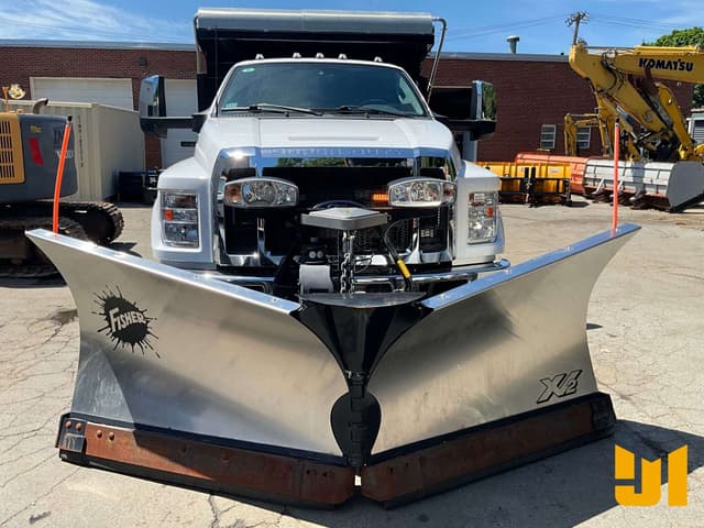 Image of Ford F-750 equipment image 1