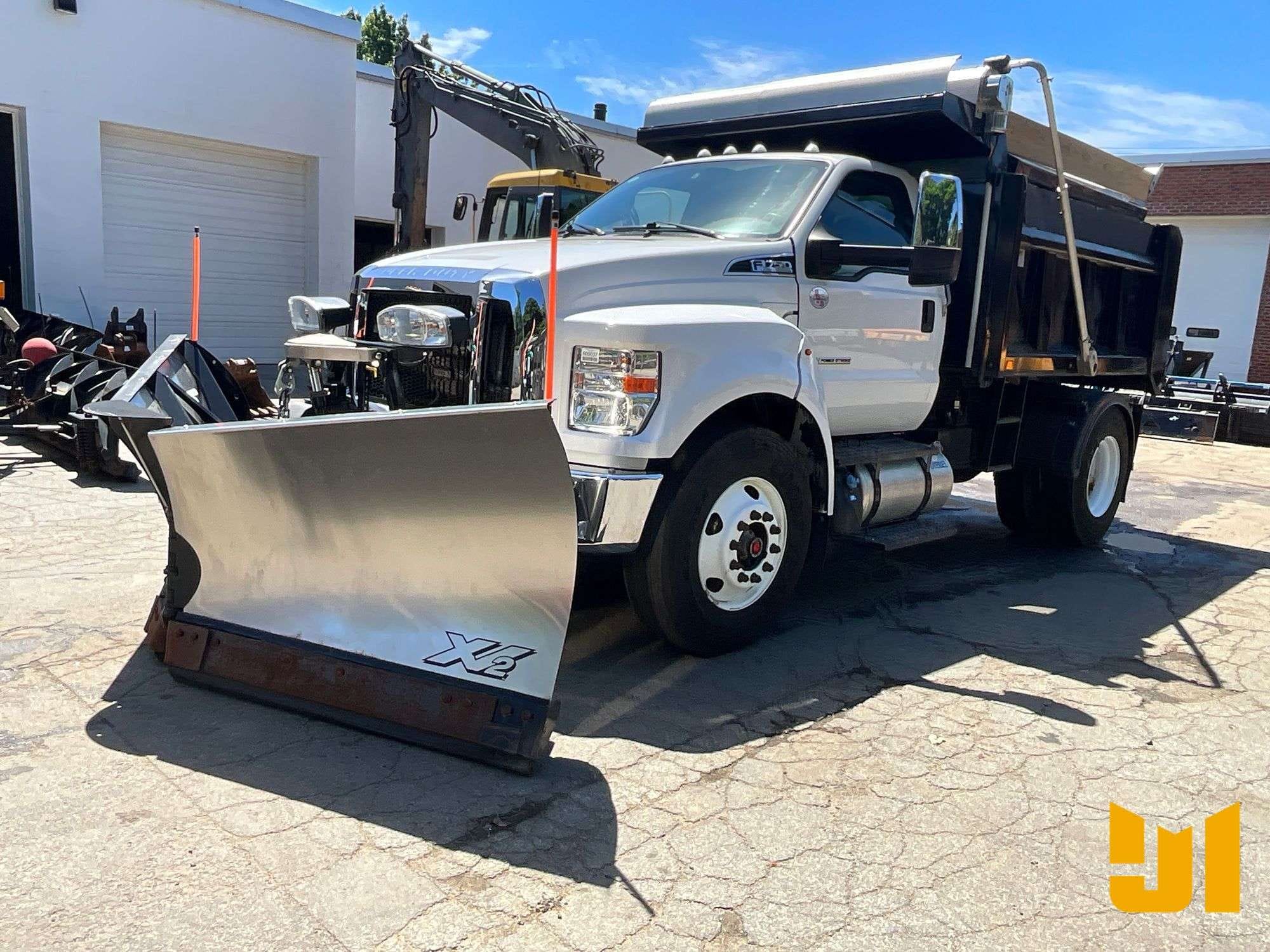 2023 Ford F-750 Equipment Image0