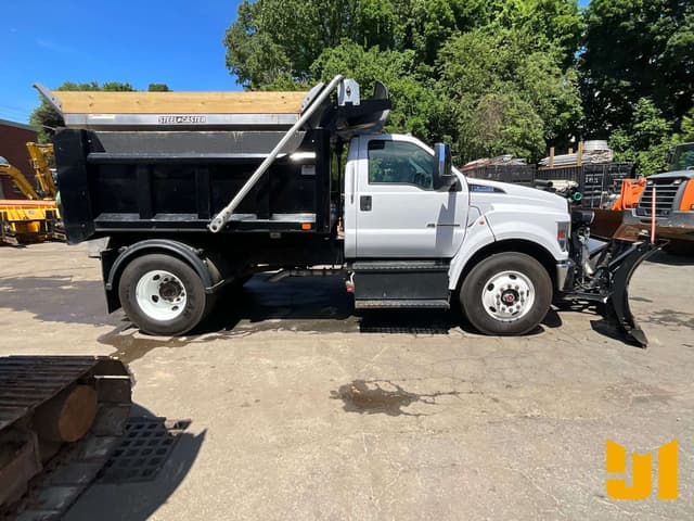 Image of Ford F-750 equipment image 3