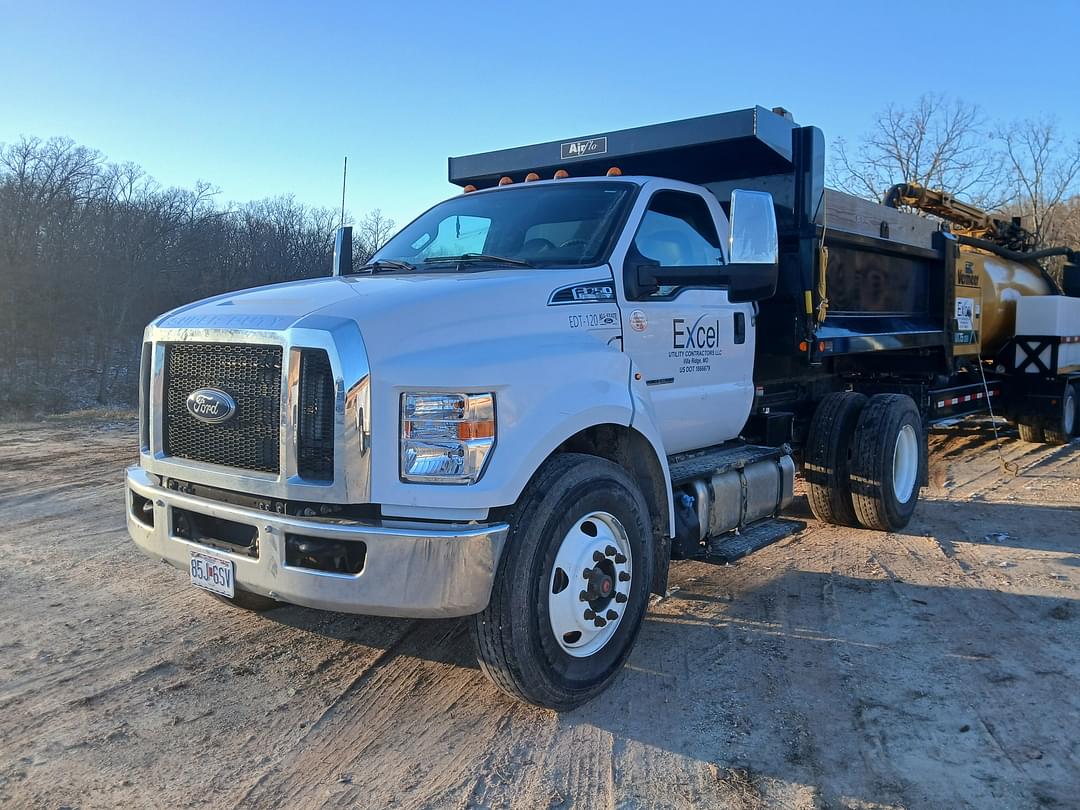 Image of Ford F-750 Primary image