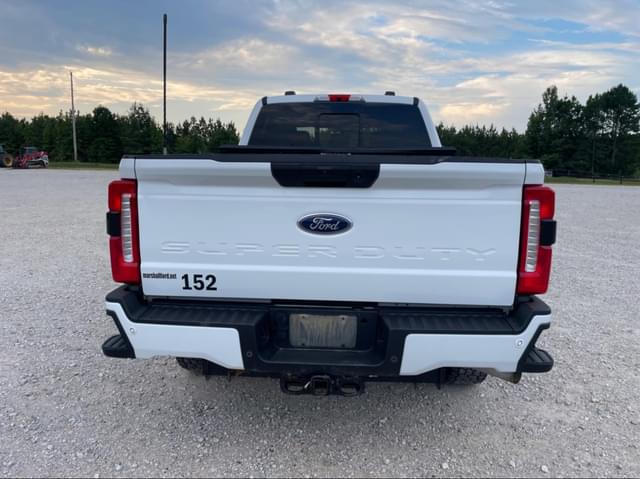 Image of Ford F-250 equipment image 4