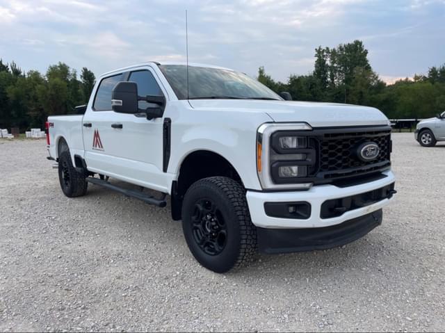 Image of Ford F-250 equipment image 3