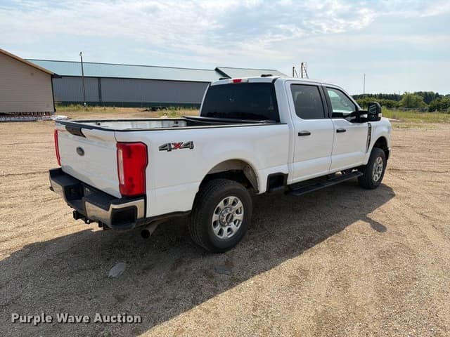 Image of Ford F-250 equipment image 4