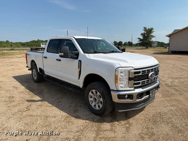 Image of Ford F-250 equipment image 2