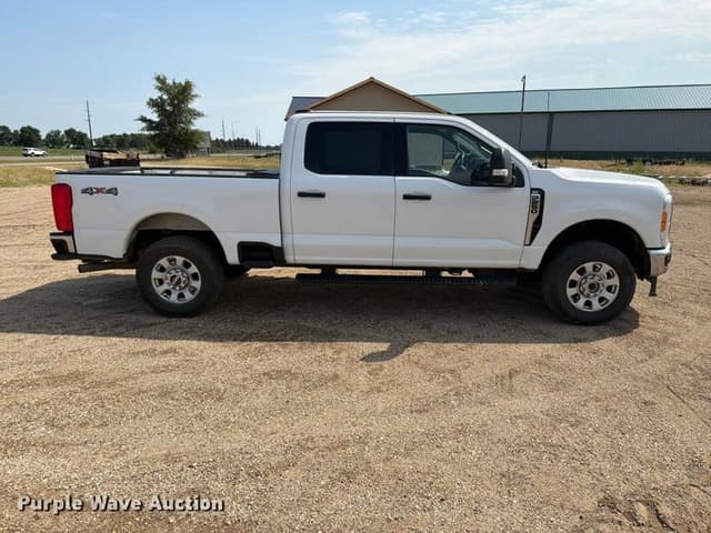 Image of Ford F-250 equipment image 3