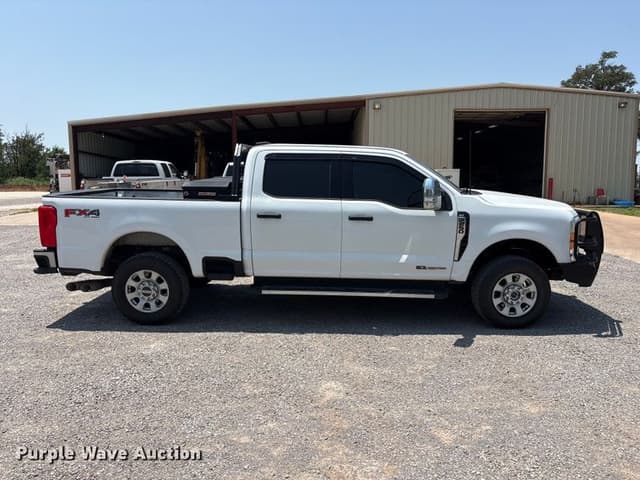 Image of Ford F-250 equipment image 3