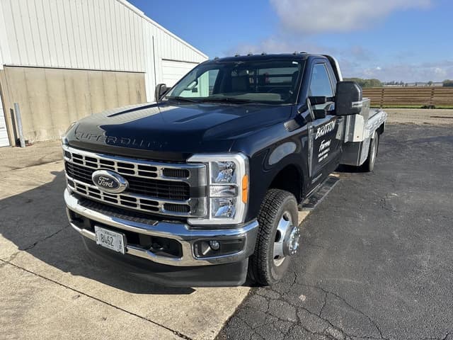 Image of Ford F-350 equipment image 2