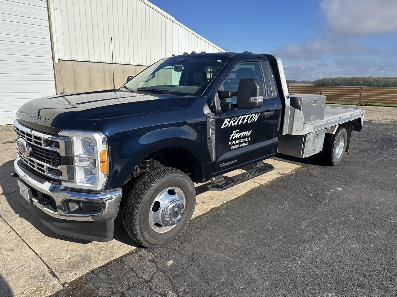 2023 Ford F-350 Equipment Image0