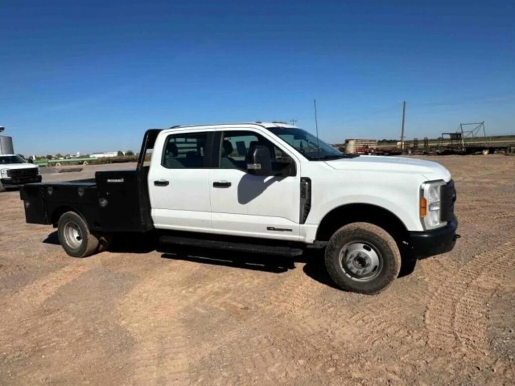 Image of Ford F-350 Primary image