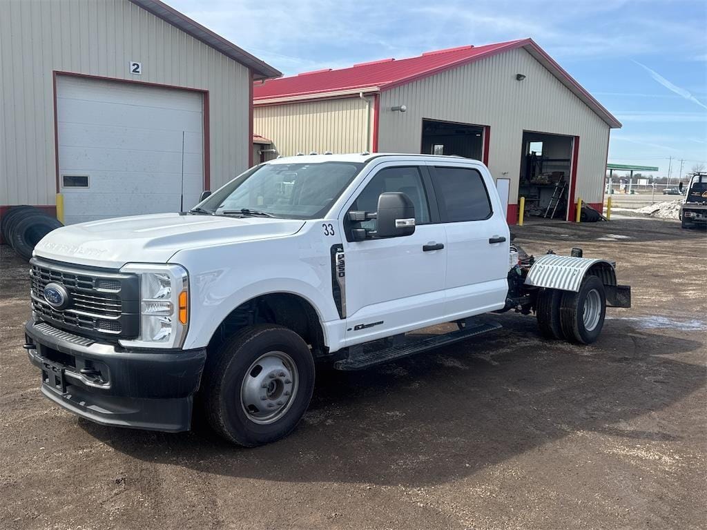 2023 Ford F-350 Equipment Image0