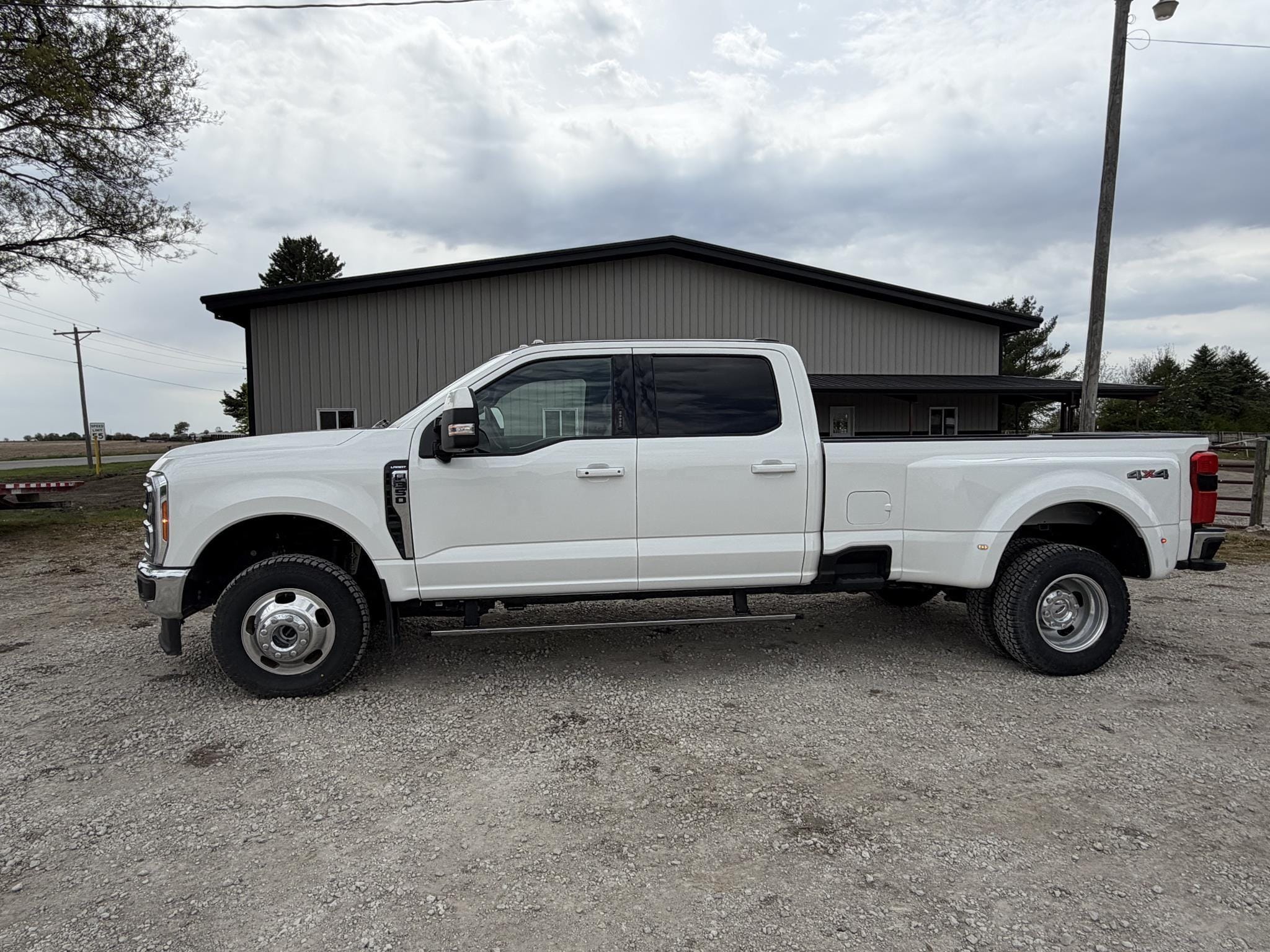 2023 Ford F-350 Equipment Image0