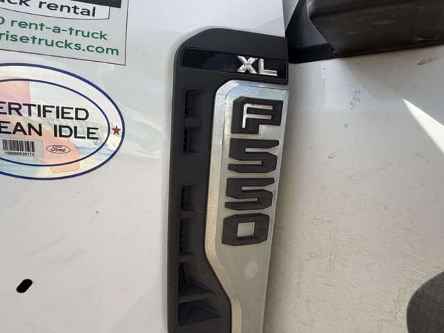 Image of Ford F-550 equipment image 4
