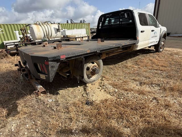 Image of Ford F-550 equipment image 3