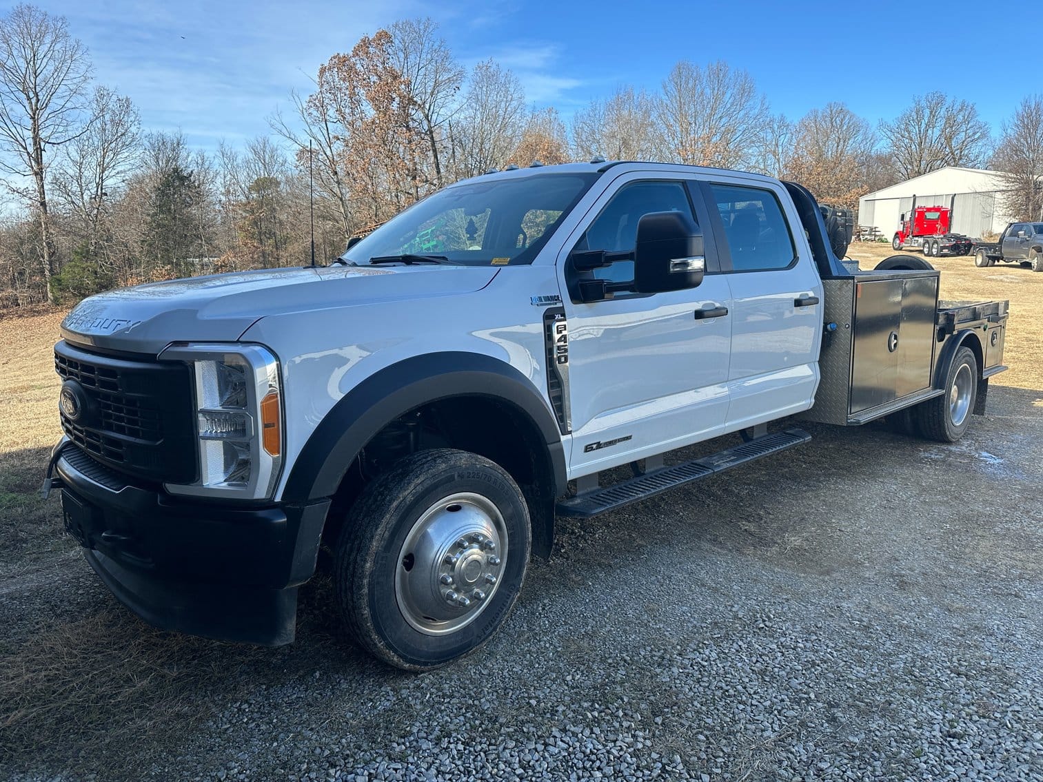 2023 Ford F-450 Equipment Image0