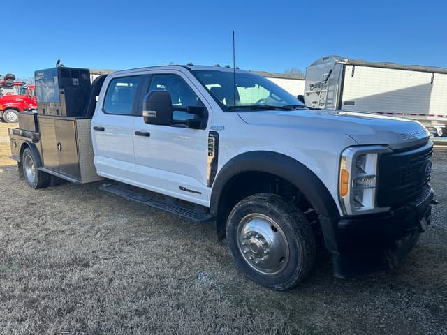 Image of Ford F-450 equipment image 1