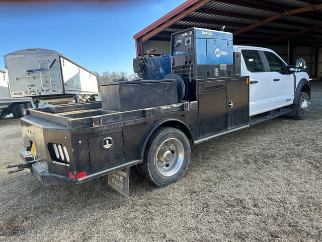 Image of Ford F-450 equipment image 2