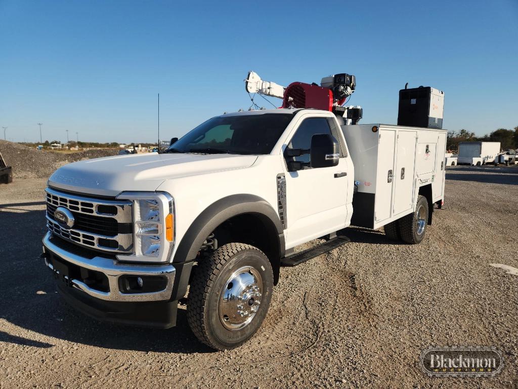 Image of Ford F-550 Primary image