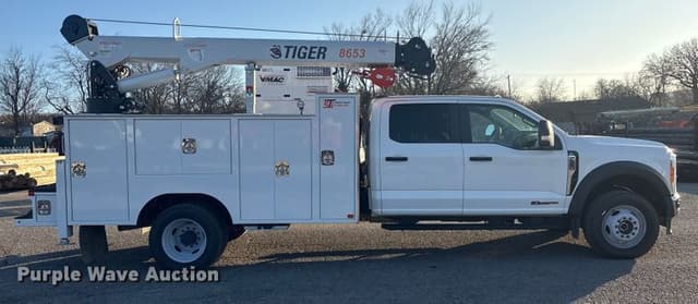 Image of Ford F-550 equipment image 3