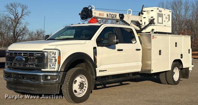 Image of Ford F-550 Primary image