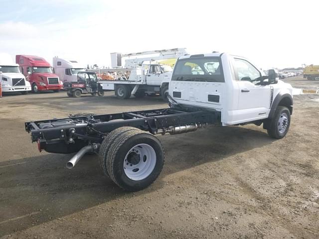 Image of Ford F-600 equipment image 2