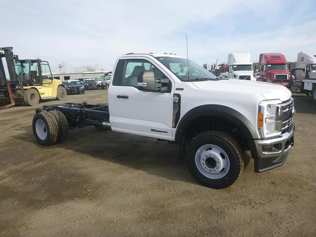 Image of Ford F-600 equipment image 1