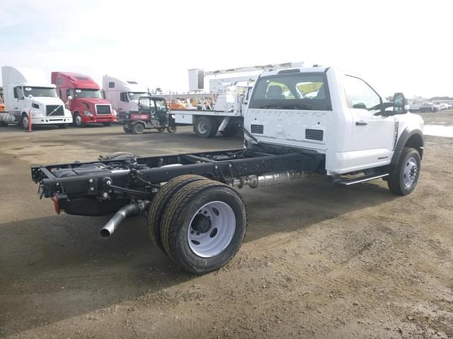 Image of Ford F-600 equipment image 2