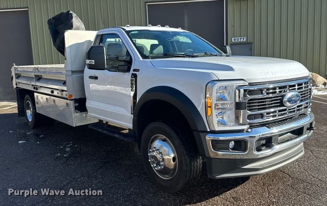 Image of Ford F-600 equipment image 2