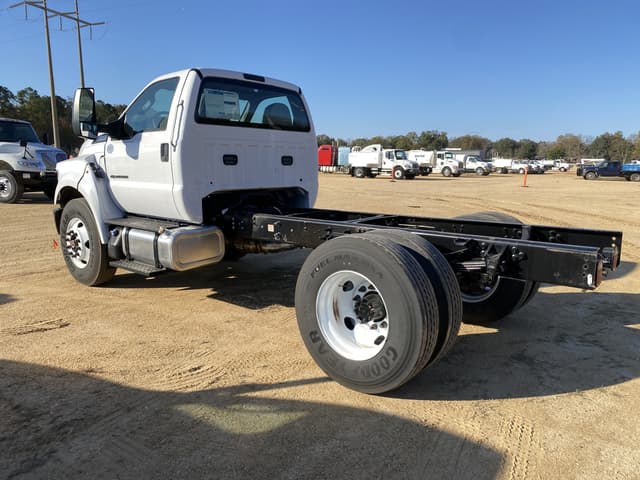 Image of Ford F-650 equipment image 1
