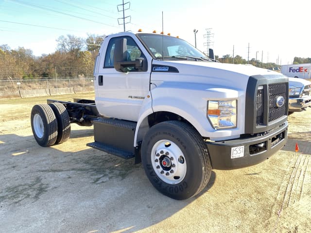 Image of Ford F-650 equipment image 3