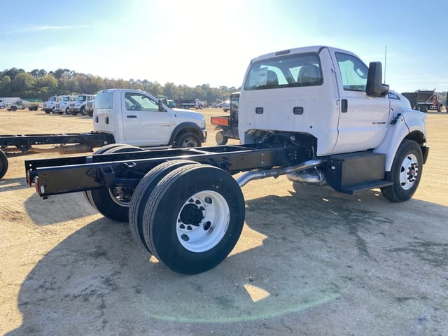 Image of Ford F-650 equipment image 2