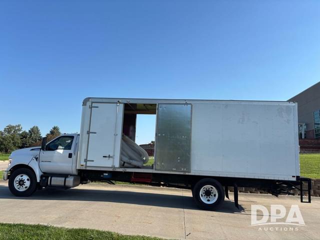 Image of Ford F-650 equipment image 3