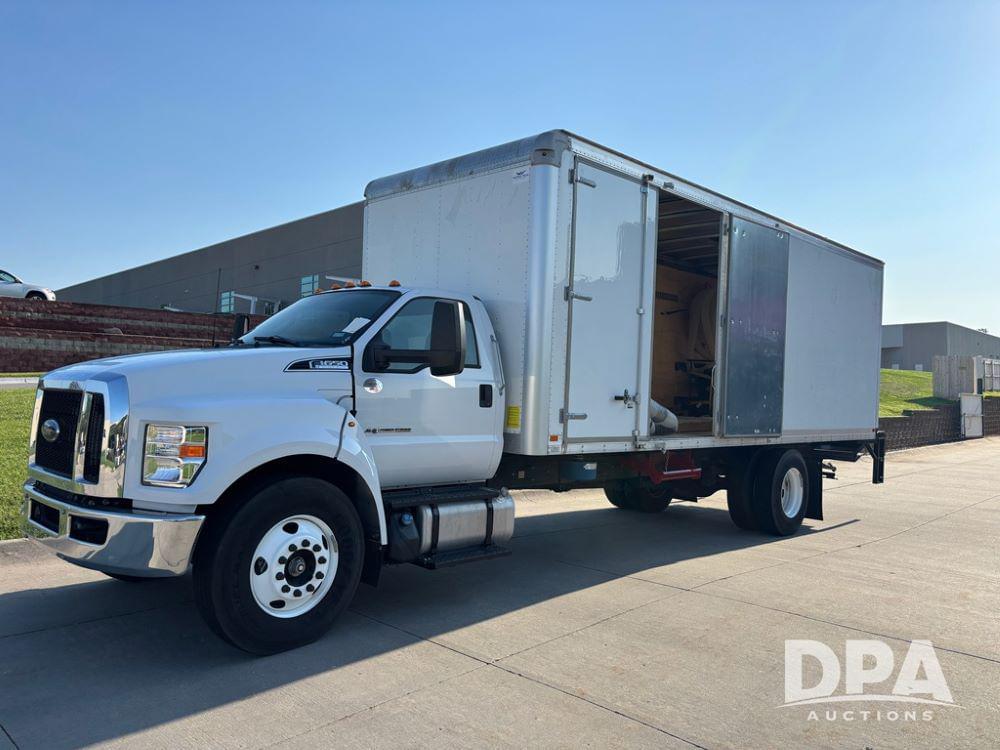 Image of Ford F-650 Primary image