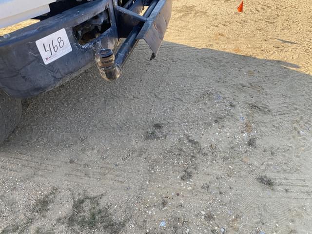 Image of Ford F-750 equipment image 4